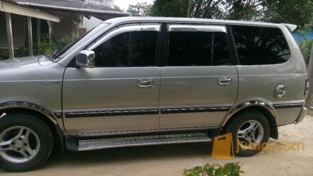 Toyota Kijang  LGX 2 0 Tahun 2005 Kab Garut  Jualo