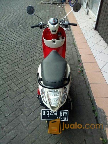  Sepeda  Motor  Matic  Honda  Scoopy  Fi Th 2013 Surakarta 