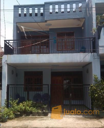 Rumah 2 Lantai Di Perumahan Taman Cipayung