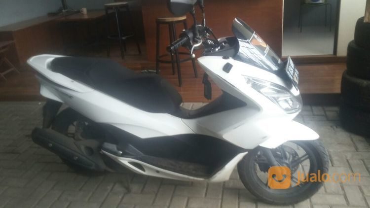  Motor  Honda  Pcx Tahub 2015 Putih Murah Di Tangerang  