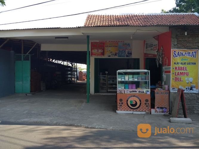  Toko  Bangunan  Dekat Jalan Evakuasi