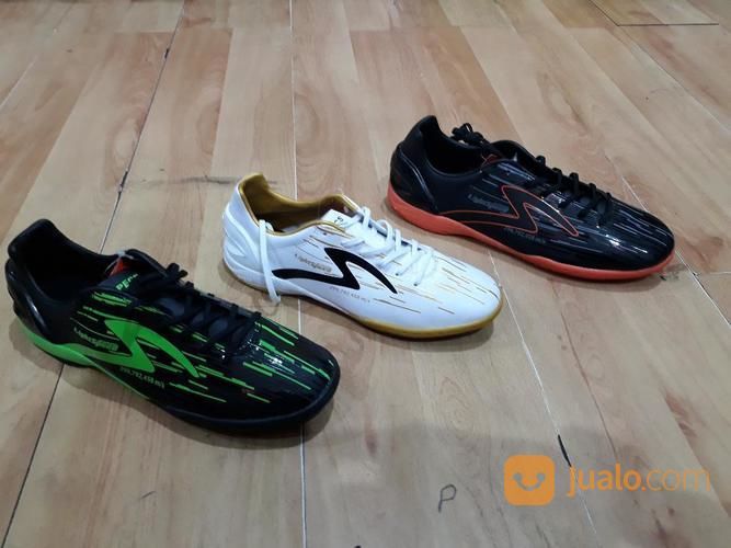  Sepatu  Futsal  Specs  Accelerator Light Speed Malang Jualo