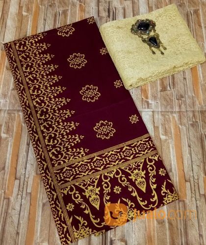 Kain Batik Prada Maroon Dan Brokat Kuning Gold | Kab. Sidoarjo | Jualo