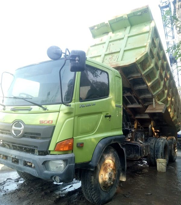 Jual Beli Mobil Truk  Hino  Bekas  5 Jualo