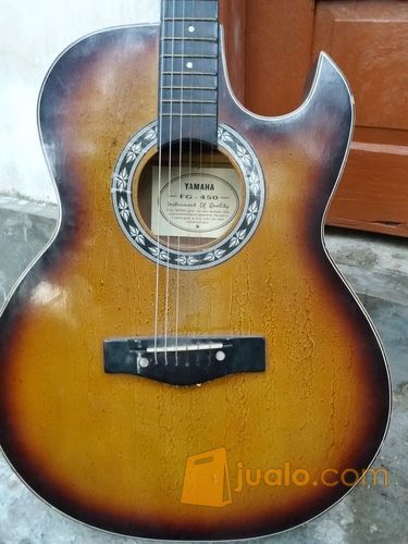 Gitar akustik yamaha  Kab. Blitar  Jualo