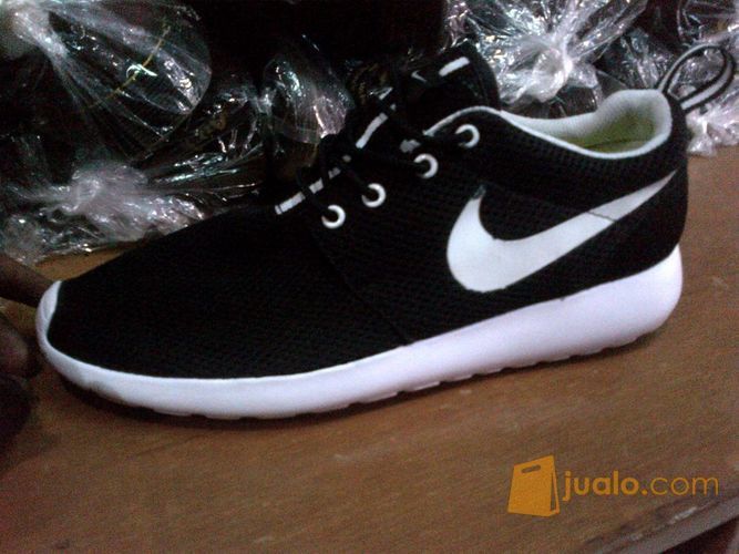 Sepatu Nike Hitam Putih Cowok