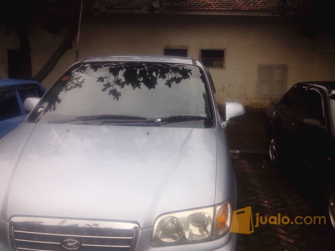 dijual cepat mobil hyundai trajet tahun 2001 Bandung Jualo