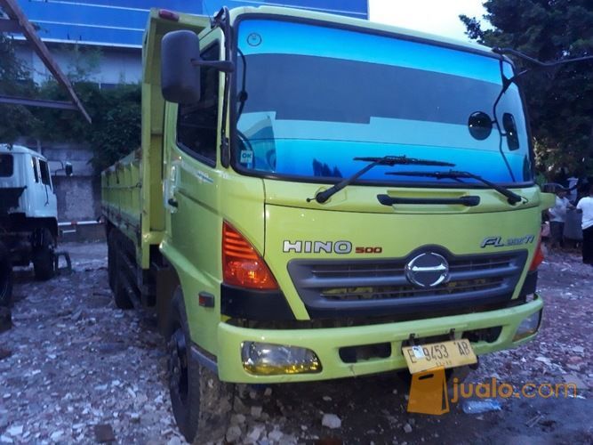  Hino  Lohan  FL235TI Bak  Cargo Tronton Ori Cat Tgn Pertama 