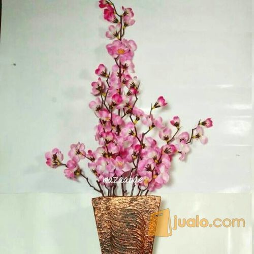 buket bunga sakura atrificial n vas motif tembaga 