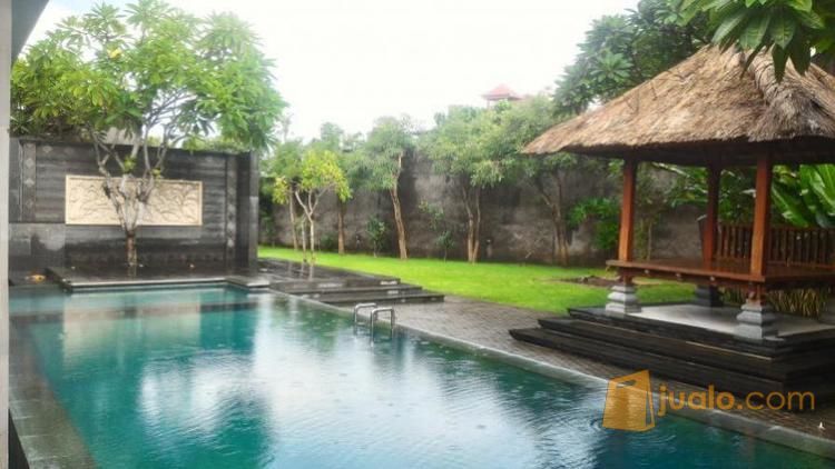 Villa Mewah  Luas  10 Are Seminyak Sunset Road Kuta Kab 