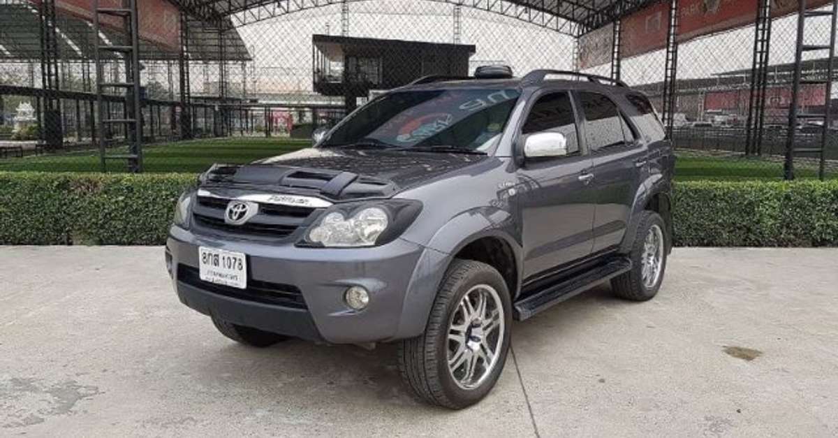 Toyota fortuner 2005