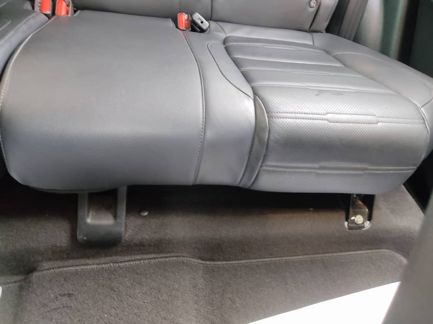 Rear Seat Including Electric Seat