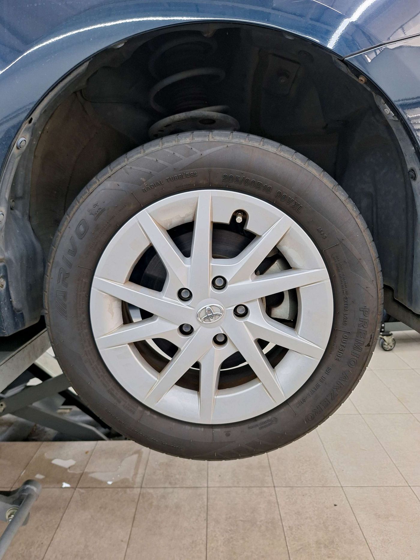 Front Tyre (Right)