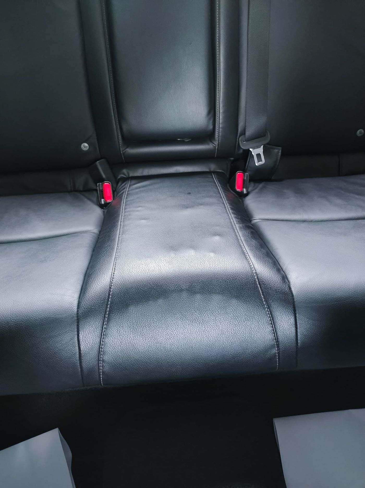 Rear Seat Including Electric Seat