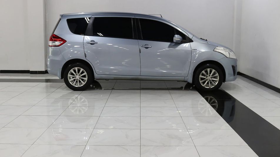 Pilihan Mobil Bekas Bersertifikasi Terbesar | Suzuki Ertiga GX AT 2013