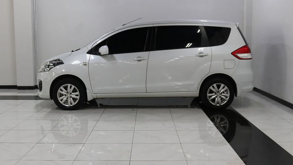 Pilihan Mobil Bekas Bersertifikasi Terbesar | Suzuki Ertiga 1.4 GL MT