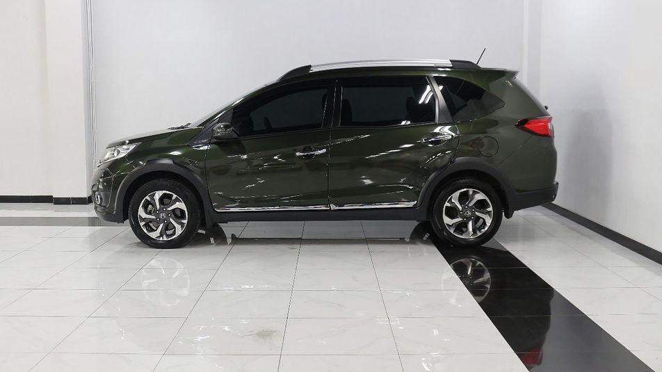 Pilihan Mobil  Bekas Bersertifikasi Terbesar Honda BRV  E 