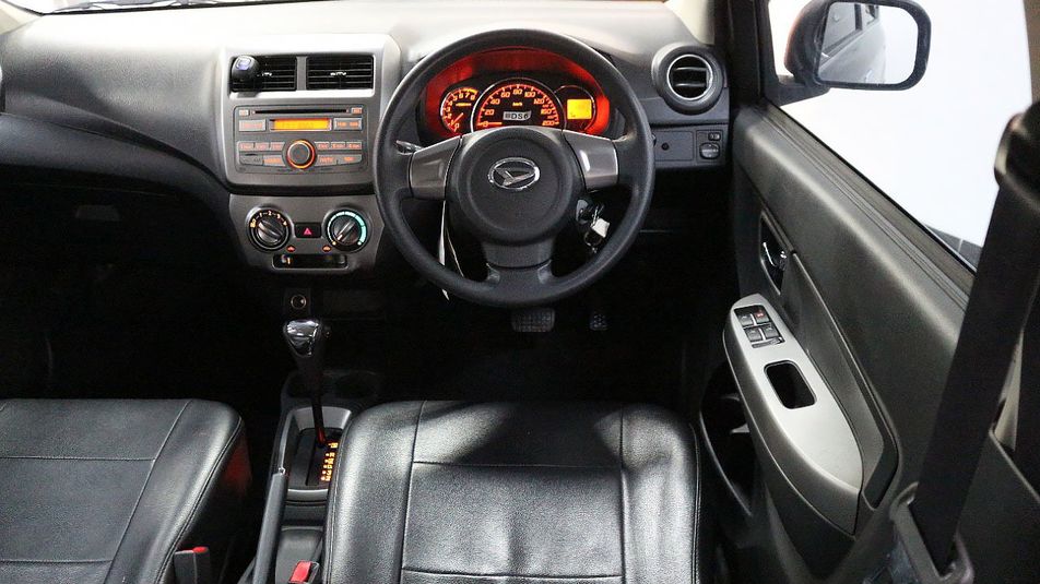 Pilihan Mobil Bekas Bersertifikasi Terbesar | Daihatsu Ayla 1.0 X AT