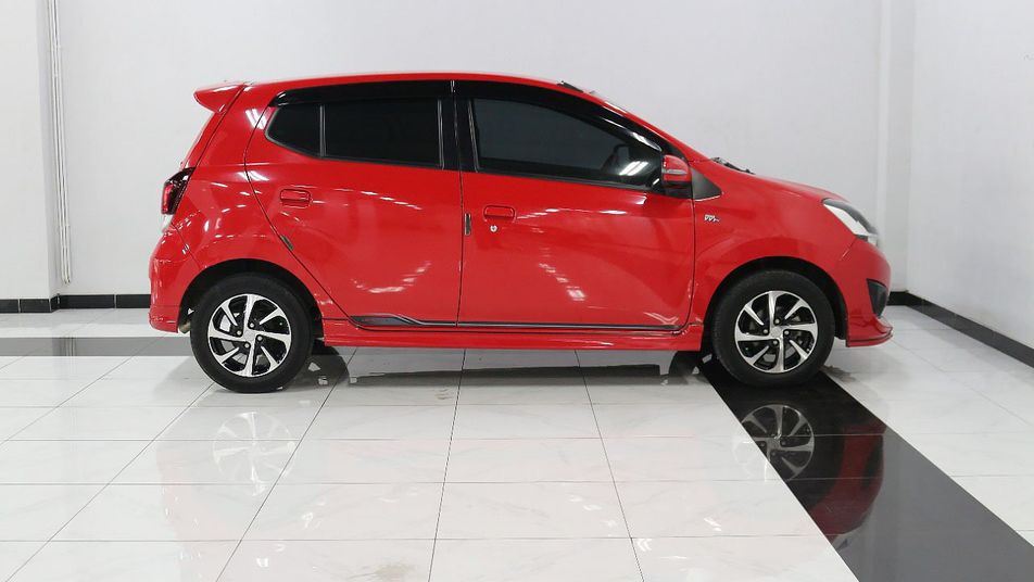 Pilihan Mobil Bekas Bersertifikasi Terbesar | Daihatsu Ayla 1.2 R